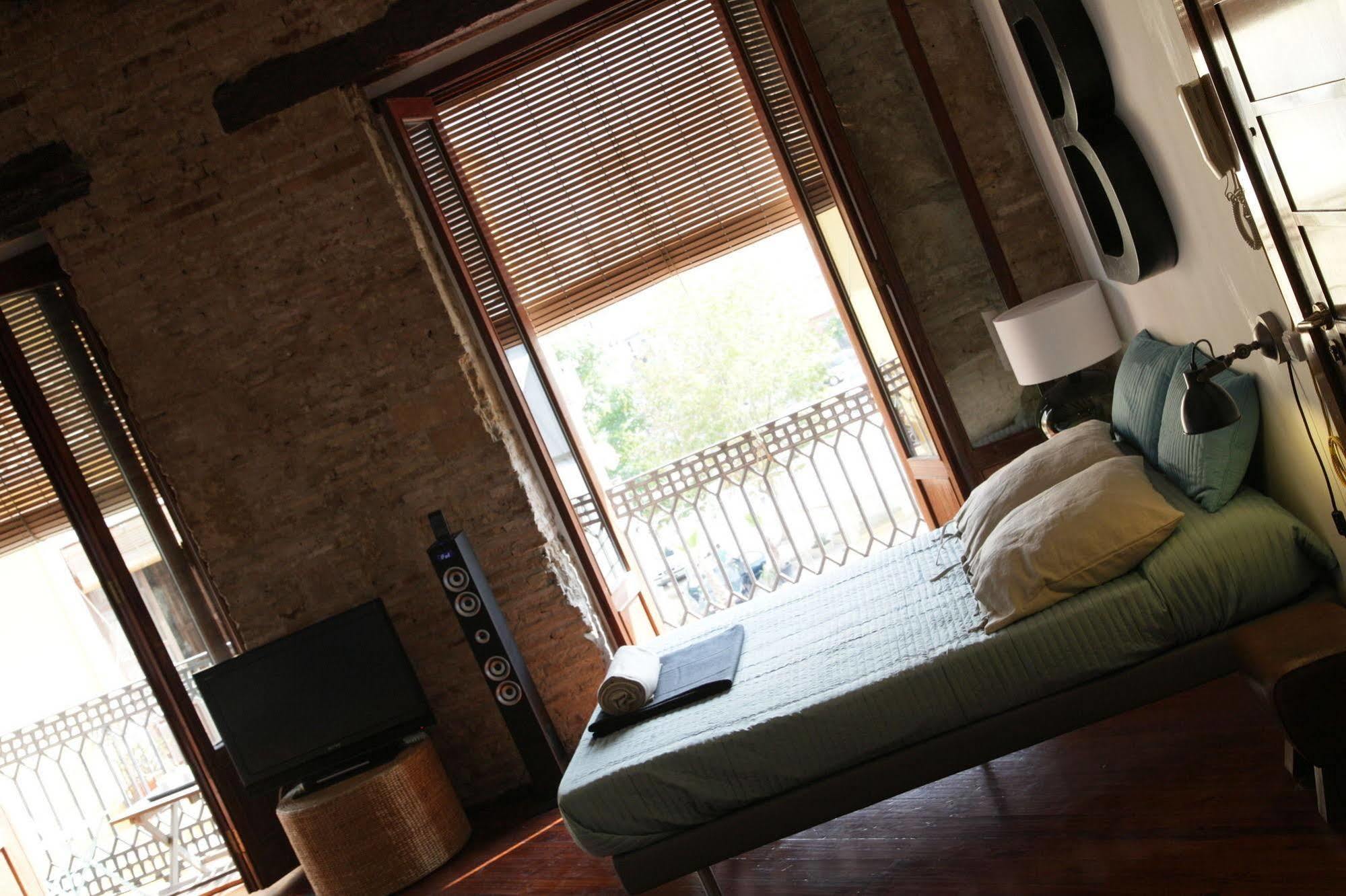 Appartement BUBUFLATS Mossén à Valence Extérieur photo