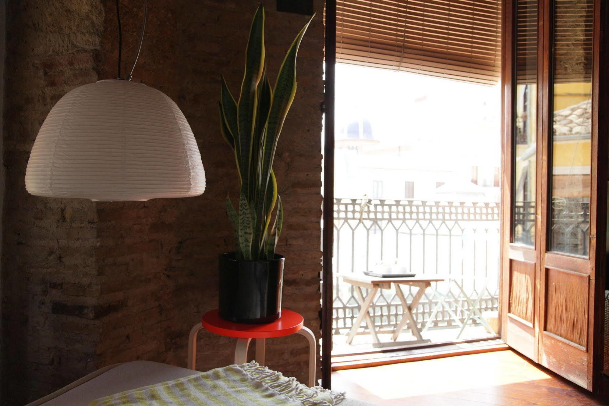 Appartement BUBUFLATS Mossén à Valence Extérieur photo